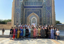 Организована поездка в древний город Самарканд.